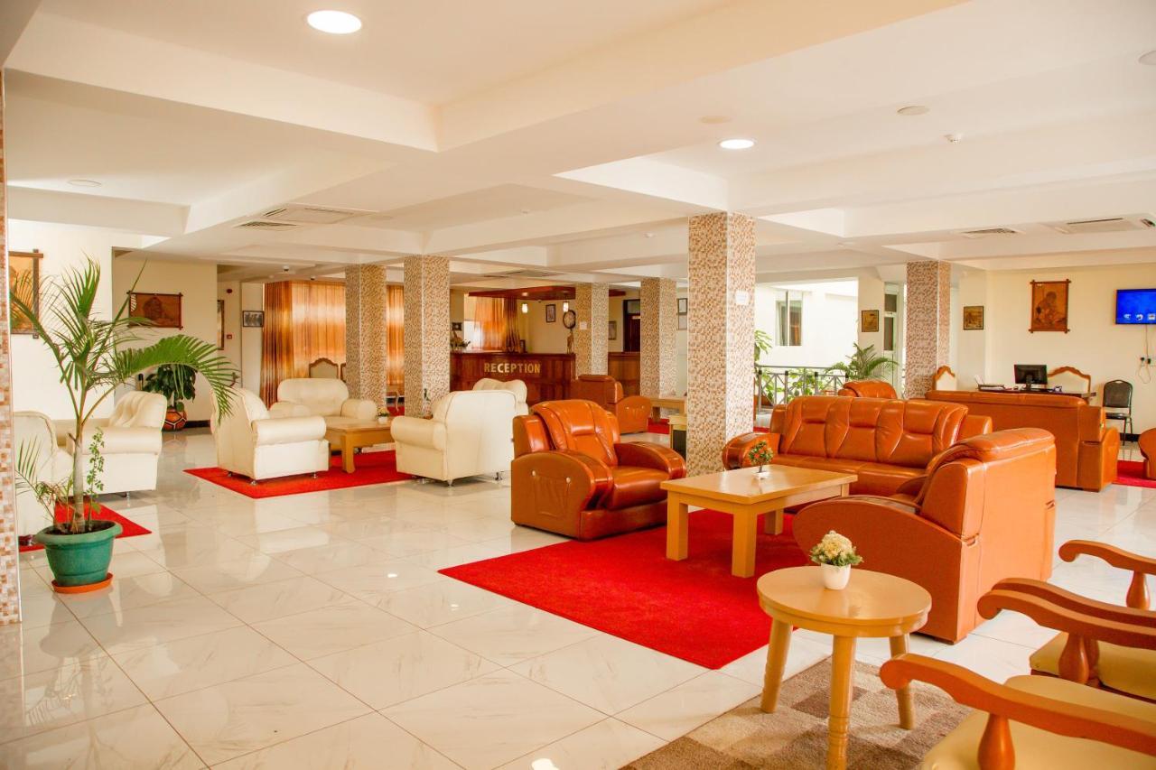 A1 Hotel And Resort Arusha Bagian luar foto