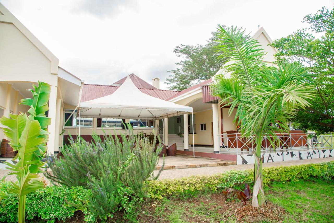 A1 Hotel And Resort Arusha Bagian luar foto