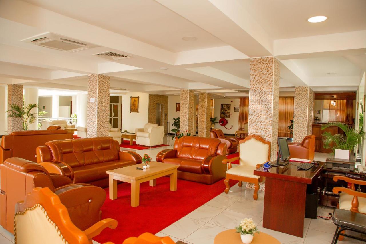 A1 Hotel And Resort Arusha Bagian luar foto